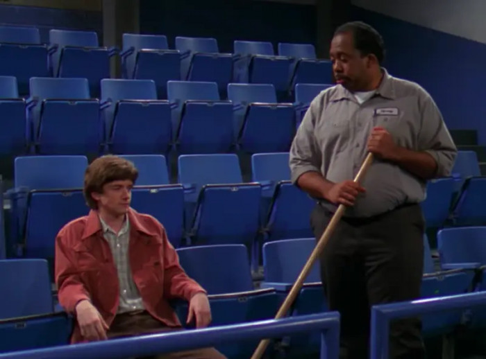 11. The Office actor Leslie David Baker acted as a janitor on That '70s Show