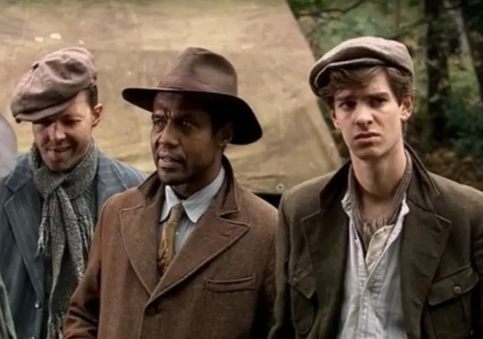 8. On a different season of Doctor Who, Spider-Man's Andrew Garfield acted as a 1930s New Yorker