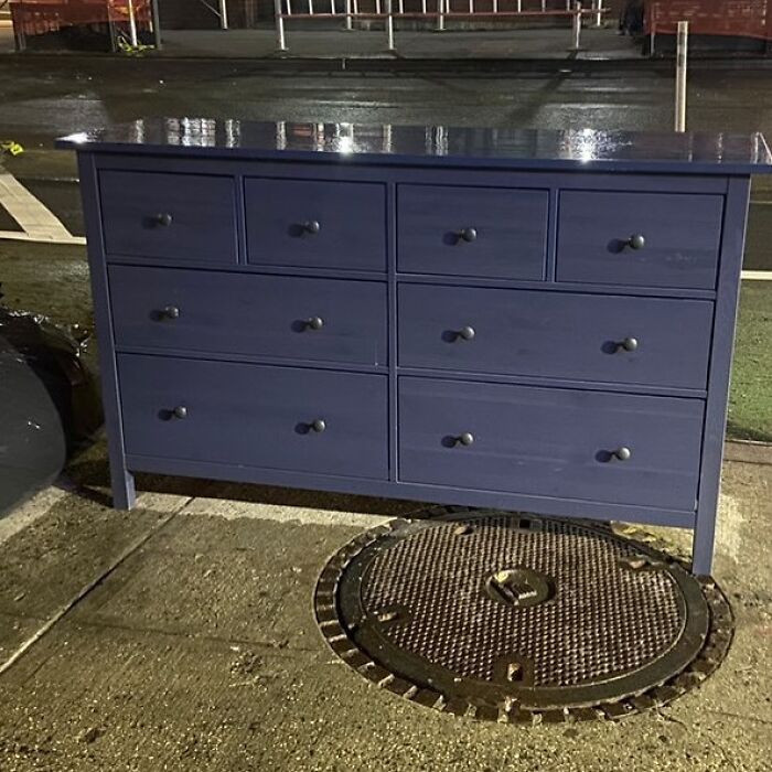 19. There's just something about the shade of blue on this dresser that screams 