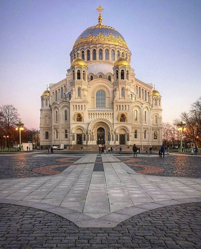 14. Cathedral In St. Petersburg, Russia