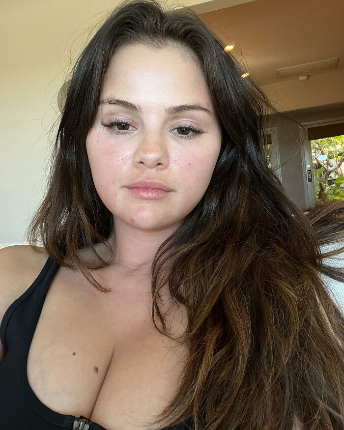 19. Selena Gomez without makeup on her face