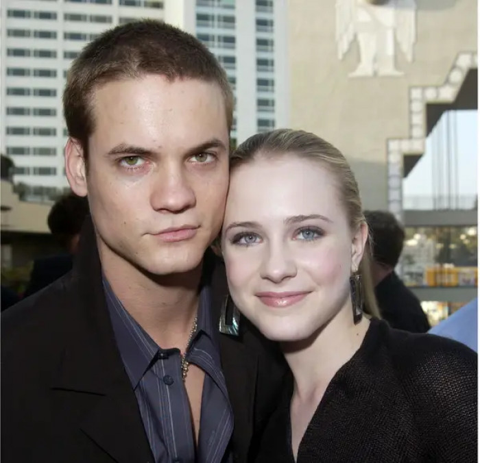 1. Evan Rachel Wood and Shane West played as brother and sister on Once and Again, when Shane was 21 and Rachel was just 12 back then. When they reunited nine years later, the pair started dating.