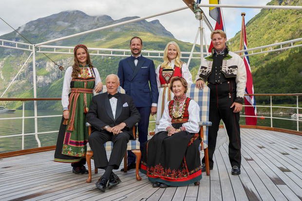 On August 31, 2024, Norway's royal family—King Harald, Queen Sonja, Crown Prince Haakon, Crown Princess Mette-Marit, Princess Ingrid Alexandra, and Prince Sverre Magnus—gathered for a group photo aboard the royal ship Norway in the Geirangerfjord.