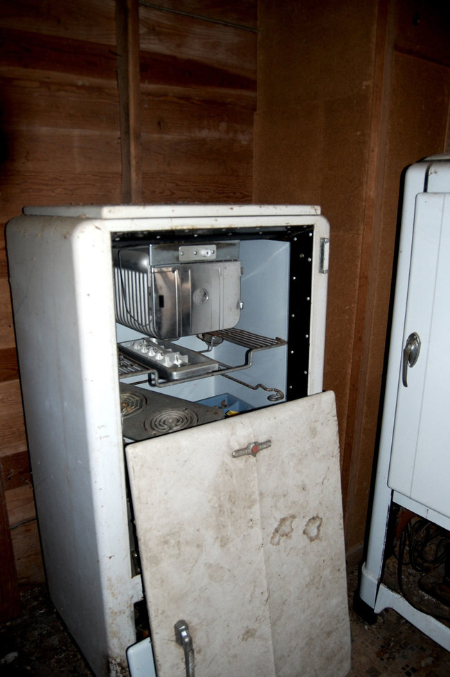 Complete with old-school fridge