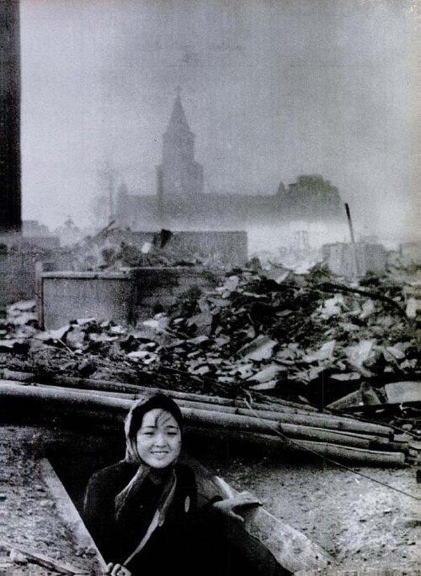 12. A woman that survived the Nagasaki bombing (1945).