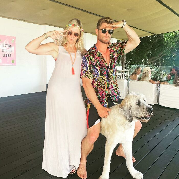 7. Chris Hemsworth With His Mother Leonie Hemsworth