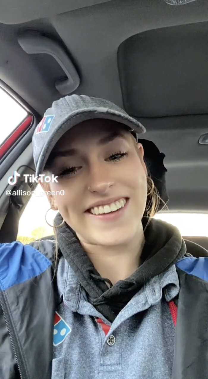 Recently, a Domino's driver gained attention on TikTok by sharing her typical nightly earnings in tips.