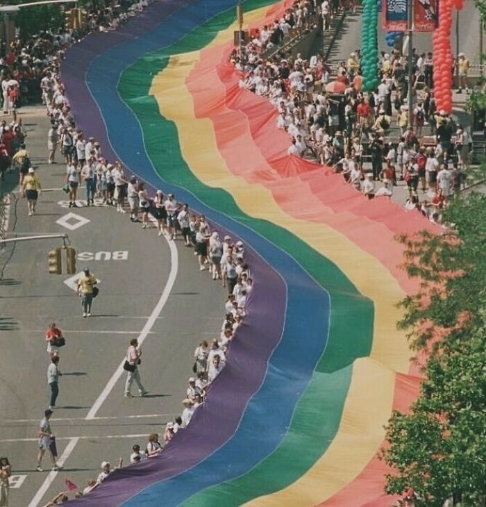 6. In 1994, Gilbert Baker Created A Mile-Long Rainbow Flag For The 25th Anniversary Of The Stonewall Riots