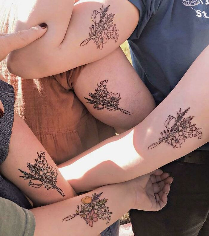 18. Group tattoos for big friend groups.