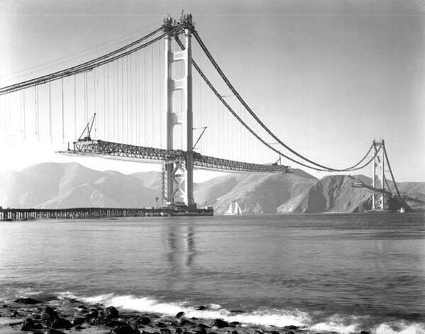41. The construction of the Golden Gate bridge in San Francisco (1937).