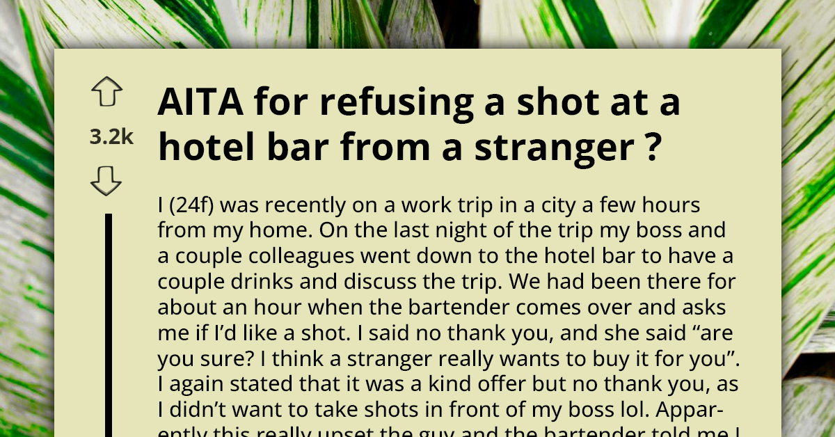 Lady Refuses Drink From Stranger In Bar, Bartender Accuses Her Of "Insulting Regular Customer"
