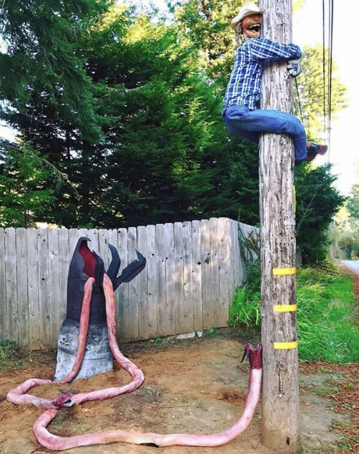 People everywhere are recreating scenes in their Halloween decorations this year and it's some of the best we've seen.