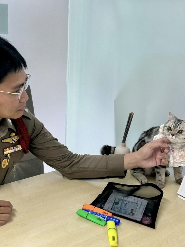 Someone brought her to Officer Da Parinda Pakeesuk, hoping the police could help track down her owner