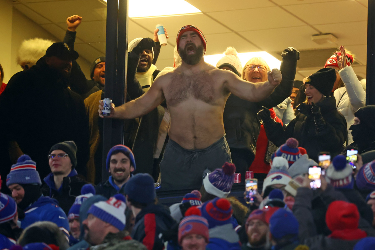 We've all seen the footage of Jason's shirtless antics when the Chiefs beat the Bills, so we can understand Kylie's concern.